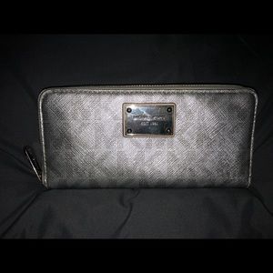 MICHAEL KORS silver wallet